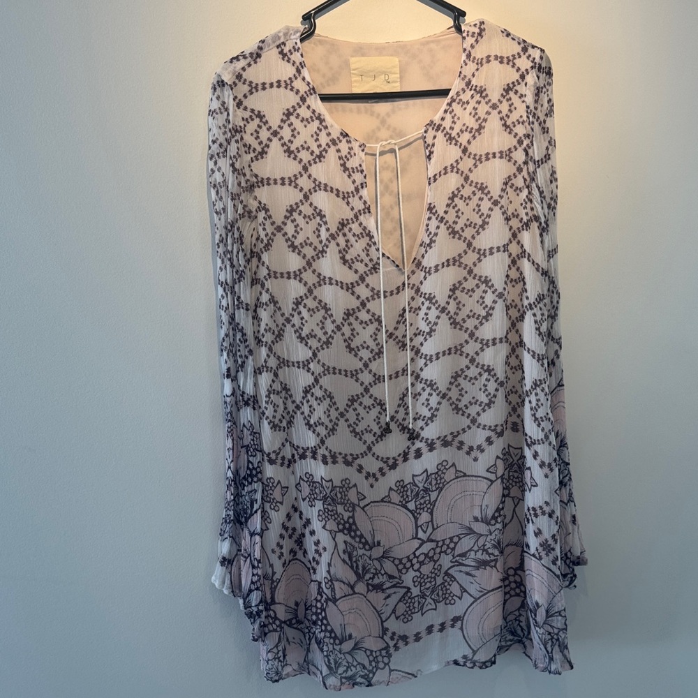 Chic Women's Mini Dress with Geometric and Floral Design